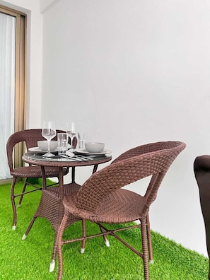 Balcony - Lux Suites Gold Park Apartments Kilimani (Nairobi)