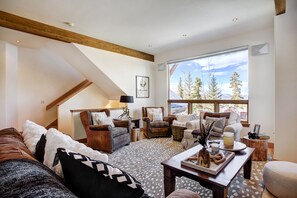 TV, fireplace, video games, books - New Listing! Breathtaking Long-term Views! (Breckenridge)