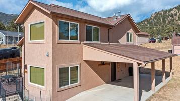 House, 4 Bedrooms | Exterior