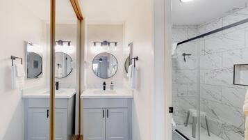 Condo, 1 Bedroom | Interior