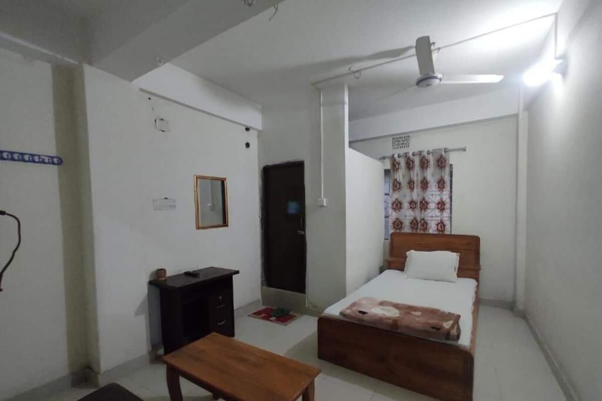 1 bedroom, desk, free WiFi, bed sheets