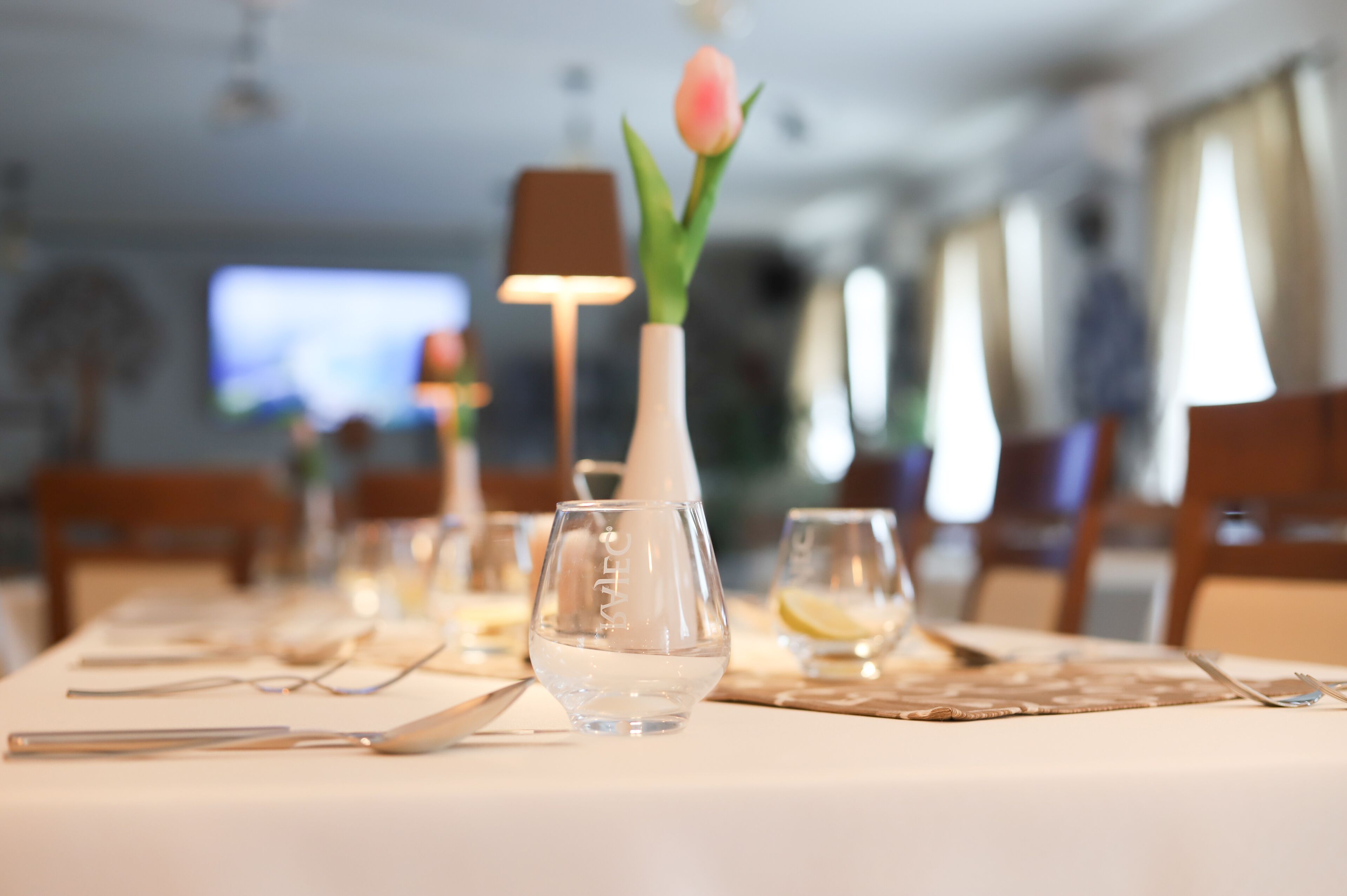 Se sirven desayunos, almuerzos y cenas