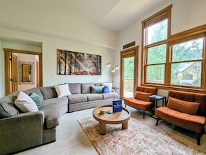 Smart TV, fireplace - Last Minute Holiday Rates!  Large Townhouse, Walk to Gondola! (Keystone)