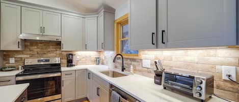 House (4 Bedrooms) | Interior