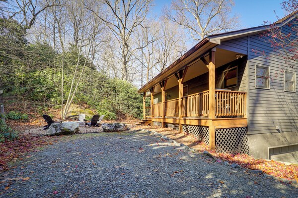 Blowing Rock Escape W/ Covered Deck & Fire Pit - Boone, NC