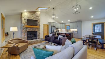 Rumah (4 Bedrooms) | Interior