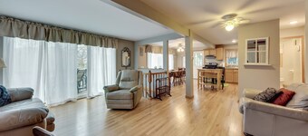 Salem Vacation Home w/ Dock: Steps to Paddock Lake