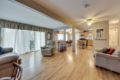 Salem Vacation Home w/ Dock: Steps to Paddock Lake