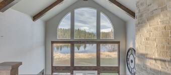 Spacious Mccall Home w/ Private Lake Access!