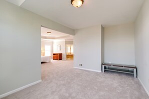 Talo (4 Bedrooms) | Sisätilat