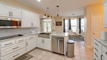 Rumah (4 Bedrooms) | Interior