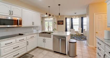 Spacious Anna Getaway w/ Pool Near Dtwn Mckinney!