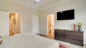 3 bedrooms, iron/ironing board, bed sheets