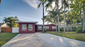Unclassified image, 4 of 17, button - Pinellas Park Escape w/ Heated Pool! (Pinellas Park)