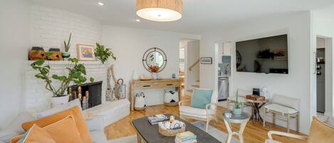 House (4 Bedrooms) | Front of property