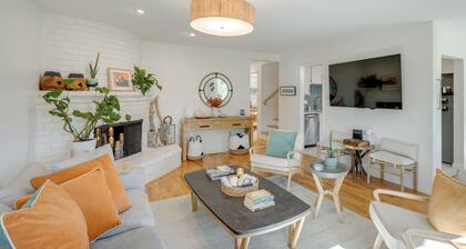 Seaside Home w/ Hot Tub & Patio: Close to Beaches!