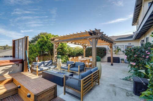 Seaside Home w/ Hot Tub & Patio: Close to Beaches!