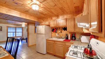 House (2 Bedrooms) | Bahagian dalam