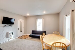 Apartment (1 Bedroom) | Interior - Cozy Missouri Escape w/ Balcony, Near Colleges! (Nevada)