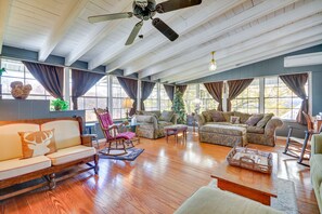 Interior - Mountain-view Galax Home Near Hiking! (Galax)