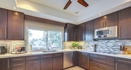 Canal Access & Pool: Lighthouse Point Getaway!