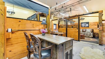 House (2 Bedrooms) | Bahagian dalam