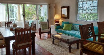Large Secure 2 Bedroom Apartment with large pool steps to Mullins Beach