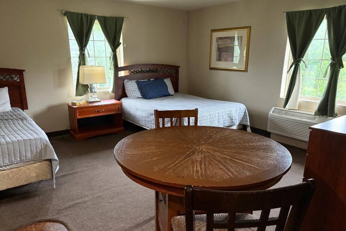 Standard Double Room, 2 Queen Beds