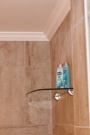 Standard Villa | Bathroom | Rainfall showerhead, hair dryer, bathrobes, towels - Moringa Villa (Soufrière)