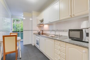 Appartement Ville | Cuisine privée | Bouilloire électrique