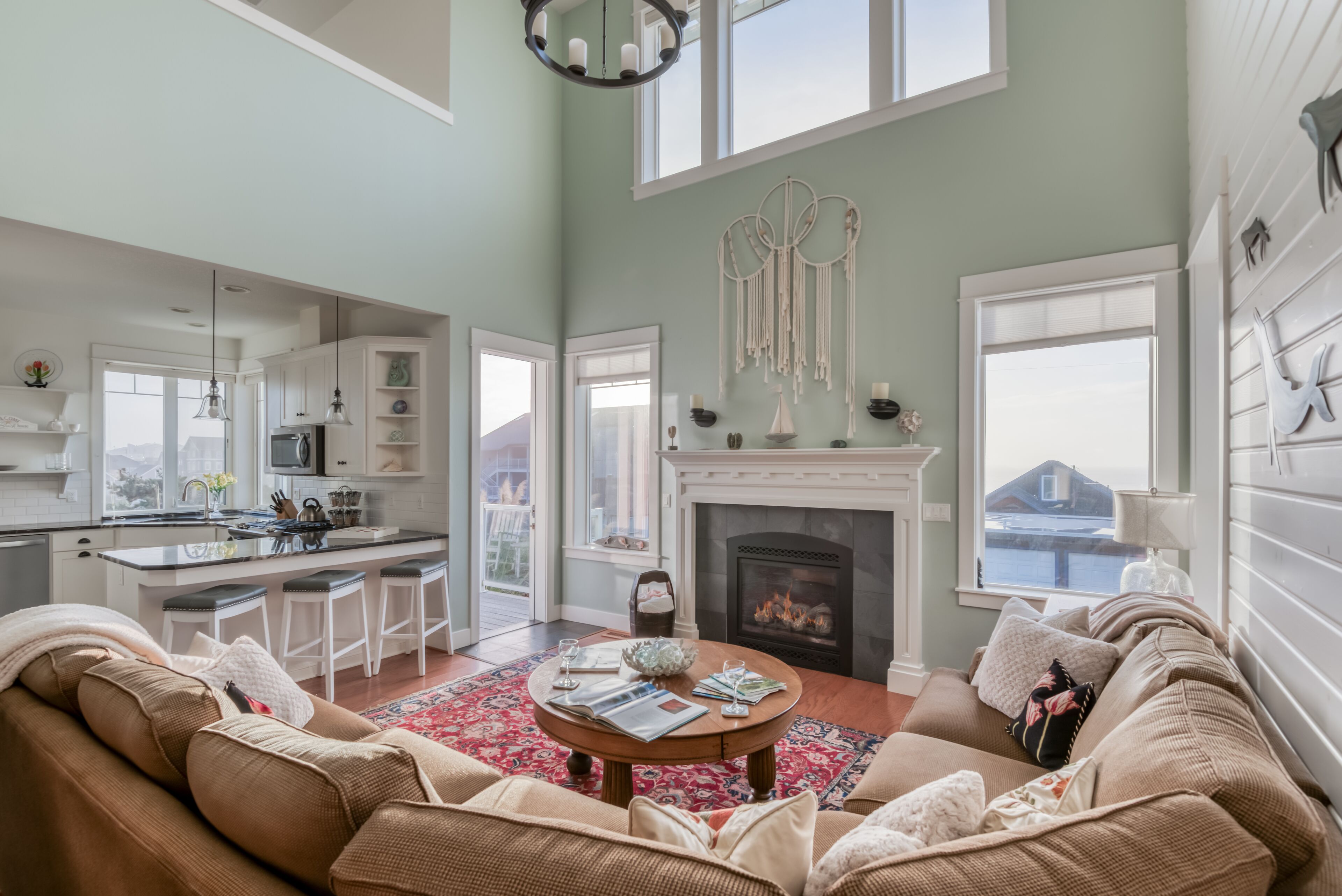 Large Multi-Level Home, Close to Beach with Hot Tub and Ocean Views