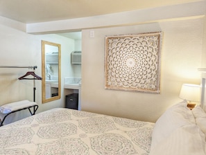 1 dormitorio, tabla de planchar con plancha, wifi y ropa de cama