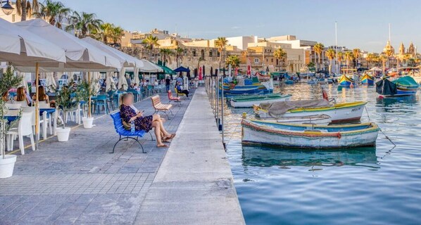 Marina - A lovely 2BR home, in the centre of Marsaxlokk (Marsaxlokk)