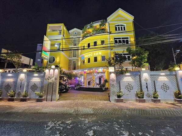 Front of property - Ngoc Son Hotel (Bien Hoa)