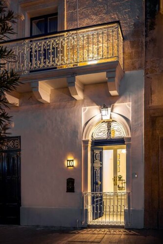 Authentic Maltese Stay with private terrace