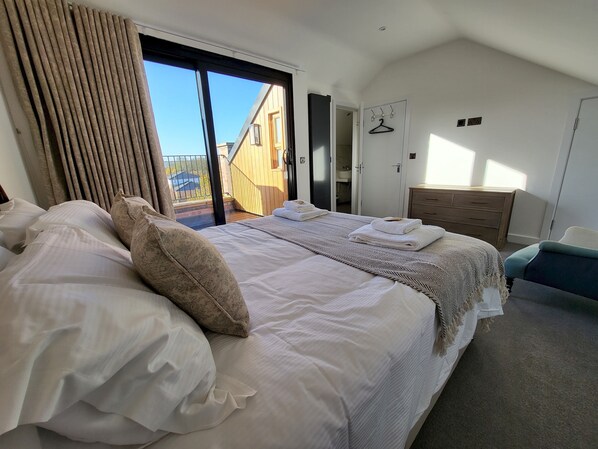 3 bedrooms, iron/ironing board, bed sheets - 7 Marygate Mews - Three Bedroom House, Sleeps 5 (York)