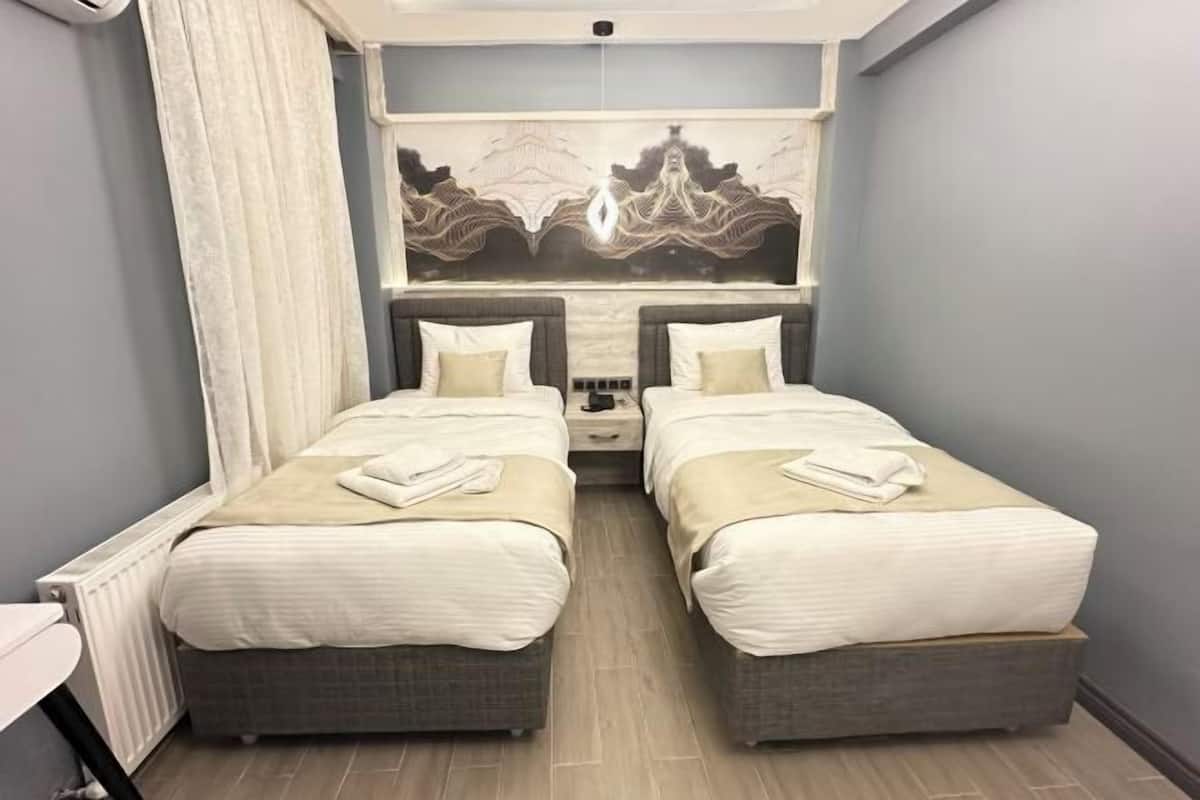 1 bedroom, premium bedding, minibar, desk