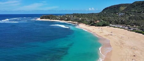 靠近海滩
