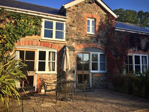Outdoor dining - Little Dunley - Wisteria Cottage (Bovey Tracey)