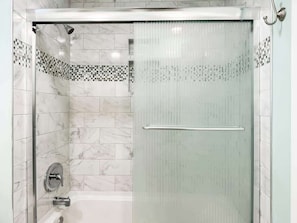 Shower, hair dryer, towels - HGTV Featured Villa Near Beach Pool Hilton Head (Hilton Head Island)