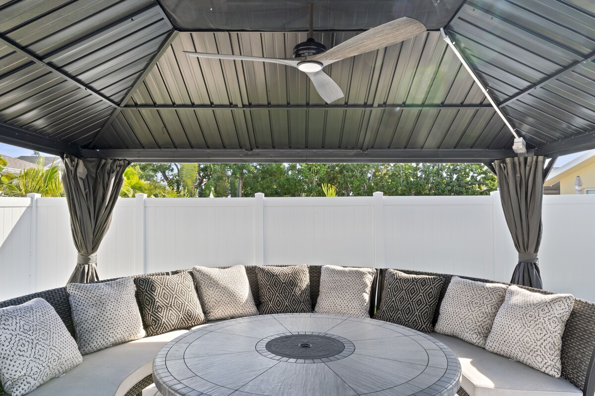 Photo 27 of Newly Renovated 3 bedroom 2 bath pool home