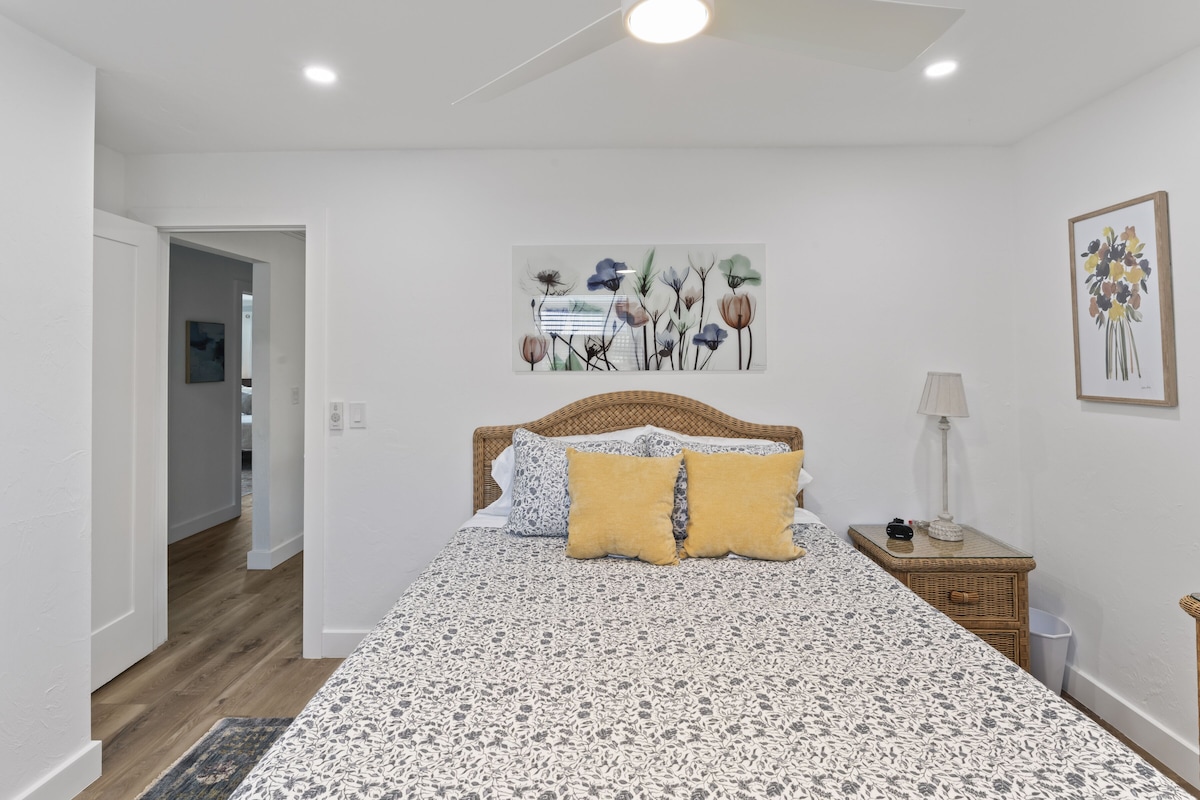 Photo 21 of Newly Renovated 3 bedroom 2 bath pool home