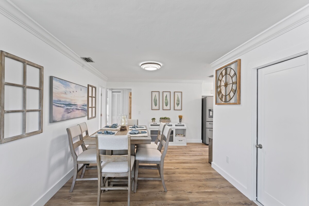 Photo 8 of Newly Renovated 3 bedroom 2 bath pool home