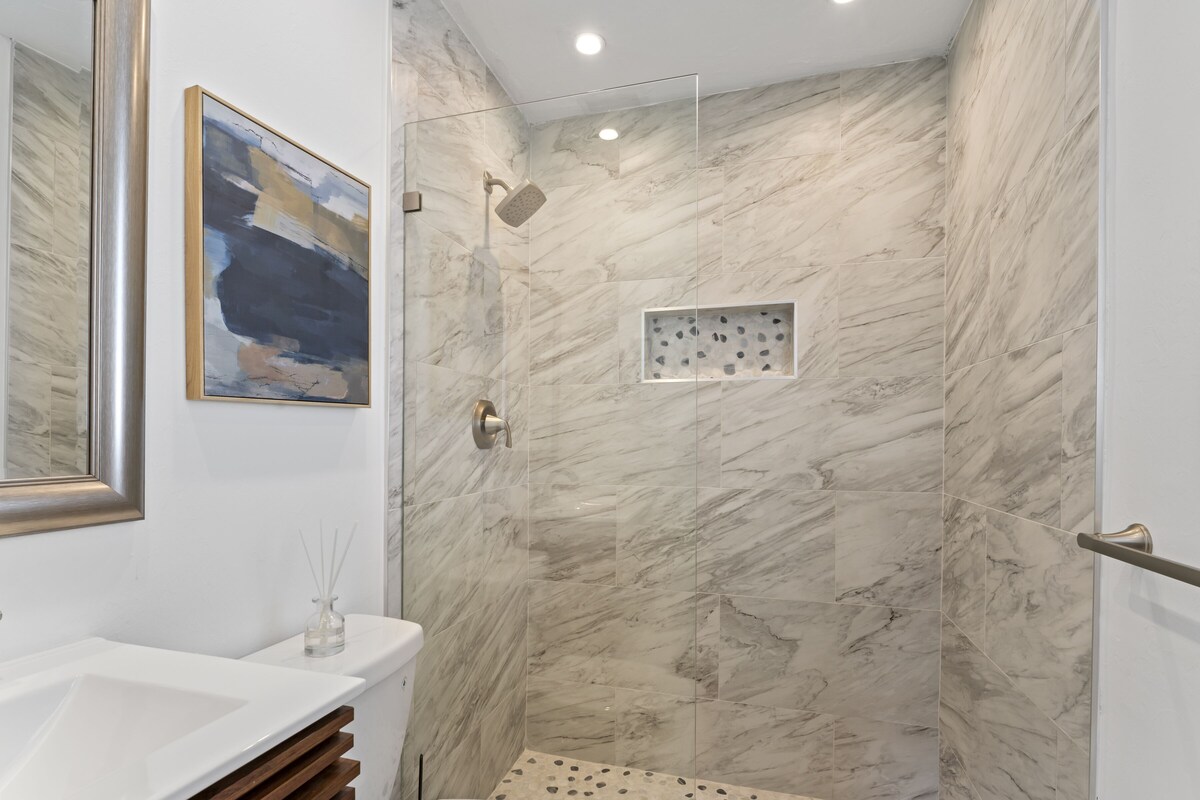 Photo 17 of Newly Renovated 3 bedroom 2 bath pool home