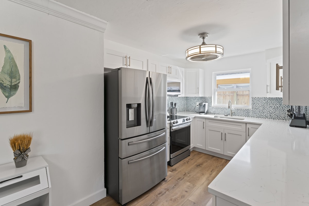 Photo 11 of Newly Renovated 3 bedroom 2 bath pool home