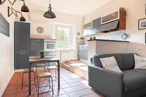 Lovely apartment with fireplace station area