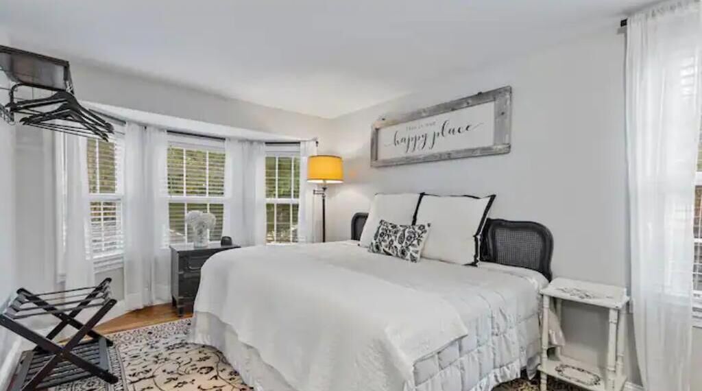 2 slaapkamers, een bureau, een strijkplank/strijkijzer, gratis wifi