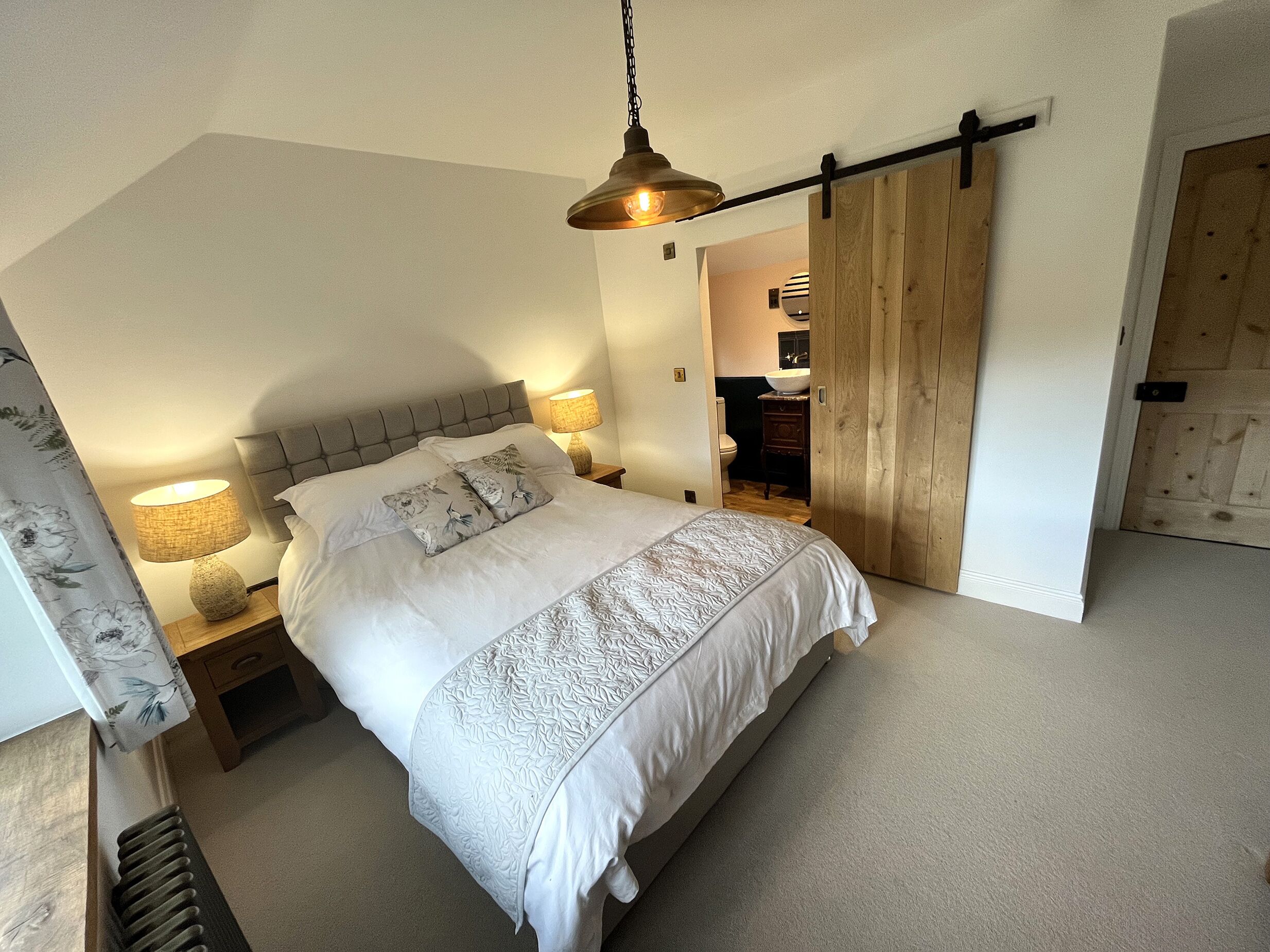 4 bedrooms, individually decorated, individually furnished, free WiFi