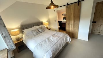 4 bedrooms, individually decorated, individually furnished, free WiFi