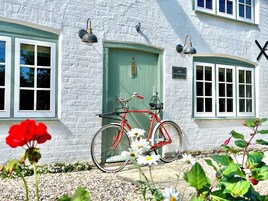 Cottage | Property grounds